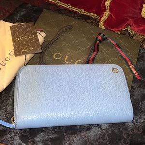 Authentic Gucci logo long zip around leather wallet